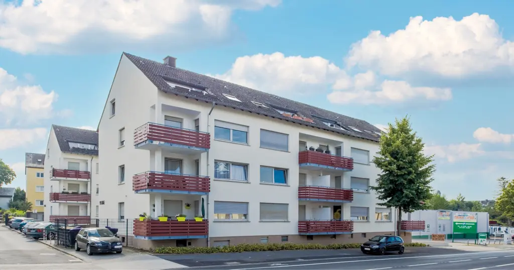 Foto zum Fonds ImmoChance Deutschland 5 Renovation Plus - Wohngebäude mit Balkon