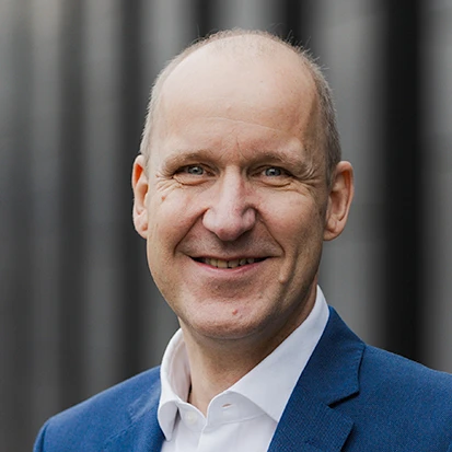 Dr. Michael König