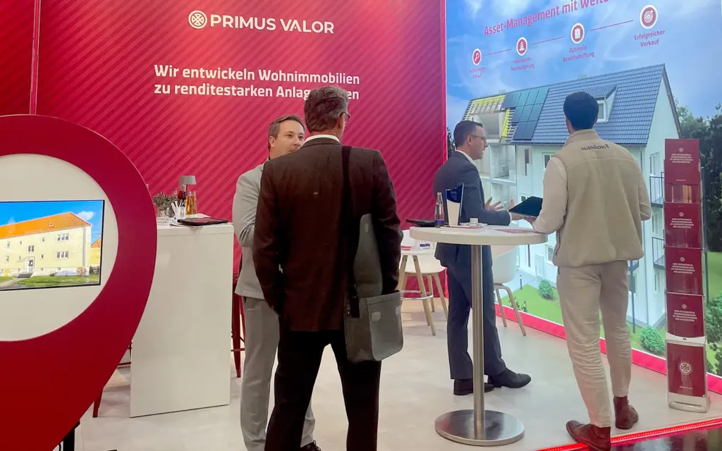 Primus Valor EXPO REAL 2025 - im Gespräch mit Besuchern