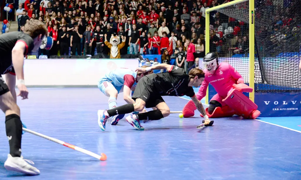 Gut parierter Angriff, TSV Mannheim Hockey beim FINAL4 Event in Frankfurt