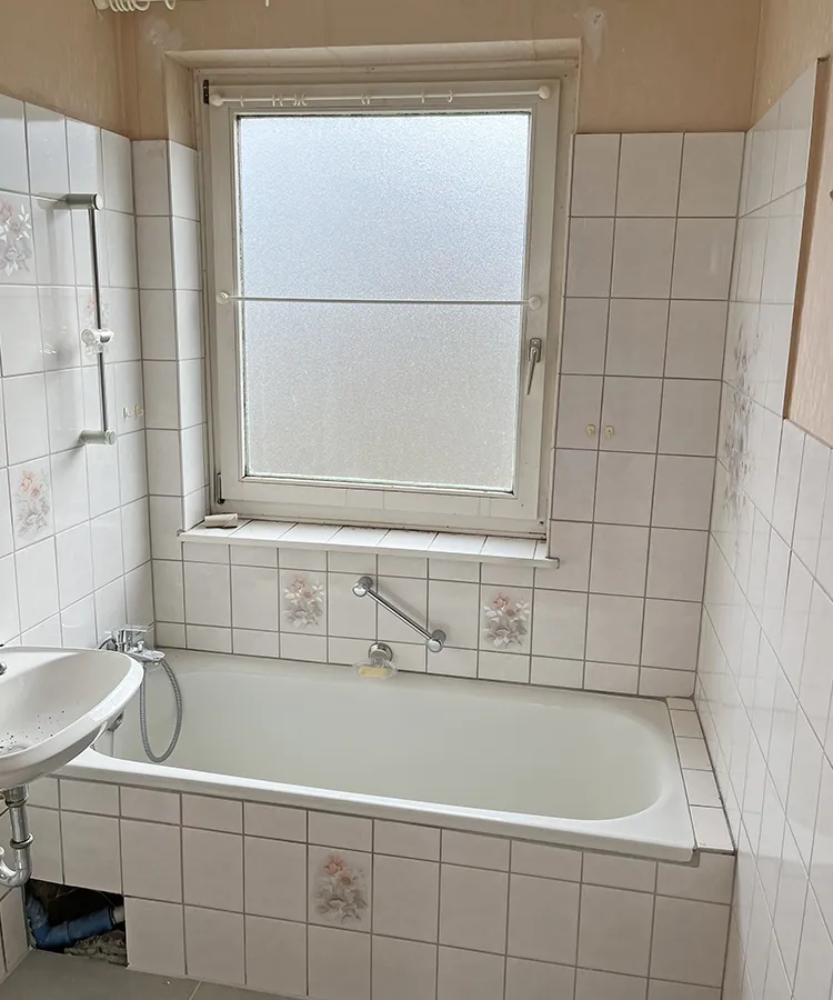 ICD 11 R+, Eschwege - Badezimmer vor der Renovierung